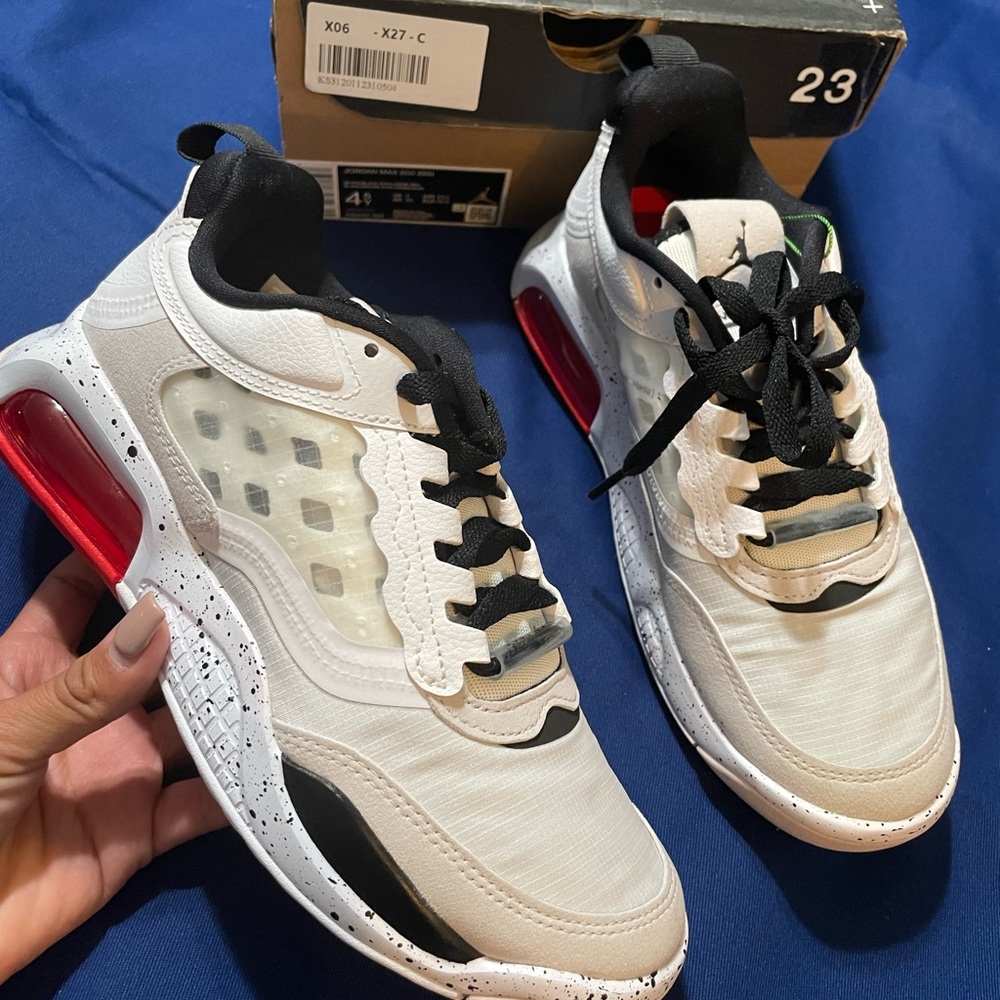 Jordan Max 200